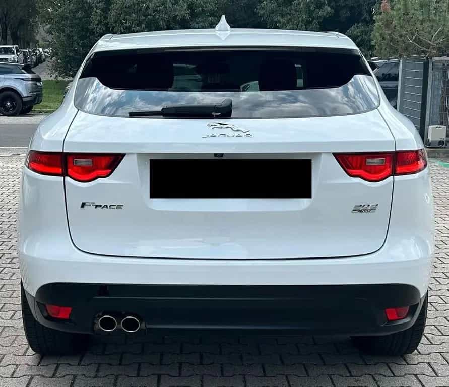 Jaguar F-Pace 2.0 D 180 CV AWD aut. Prestige 01/2018-photo-3