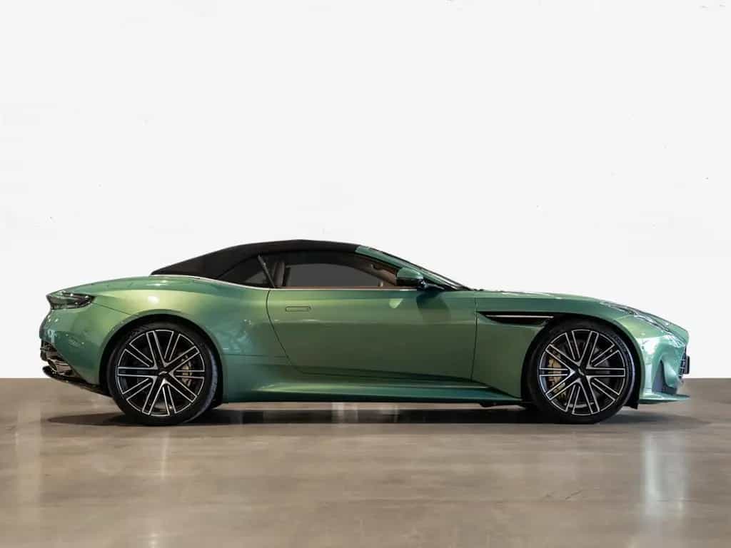 Aston Martin DB12 Volante Aston Martin Hamburg 09/2024-photo-12