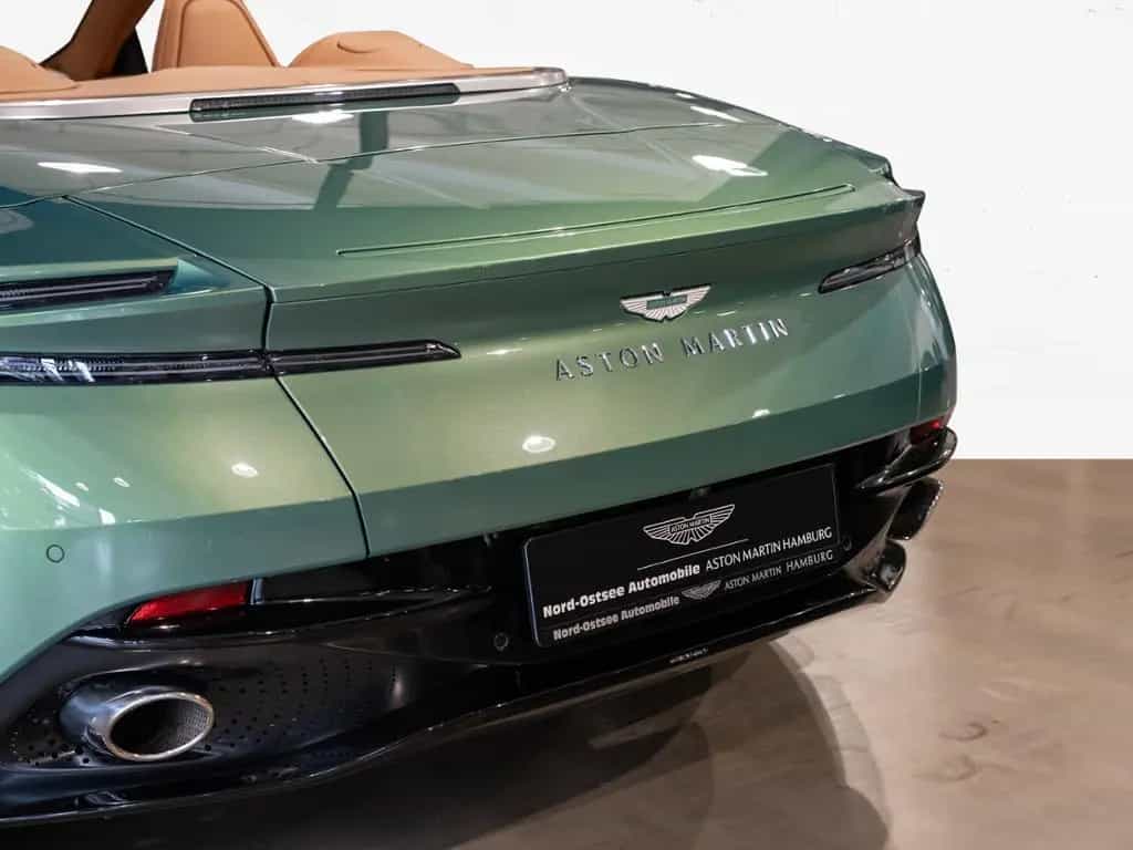 Aston Martin DB12 Volante Aston Martin Hamburg 09/2024-photo-24