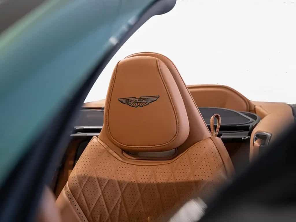 Aston Martin DB12 Volante Aston Martin Hamburg 09/2024-photo-26