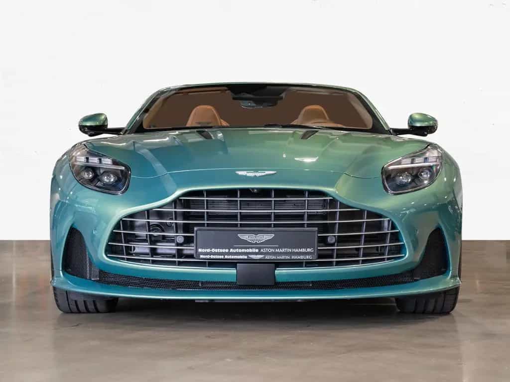 Aston Martin DB12 Volante Aston Martin Hamburg 09/2024-photo-4