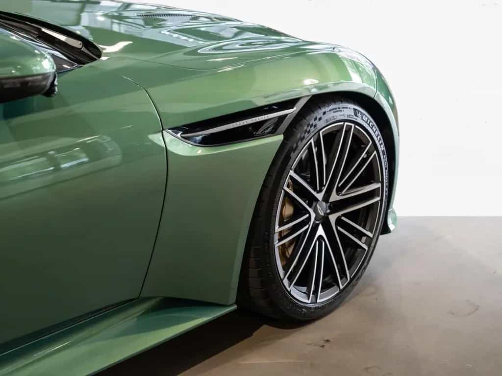 Aston Martin DB12 Volante Aston Martin Hamburg 09/2024-photo-6