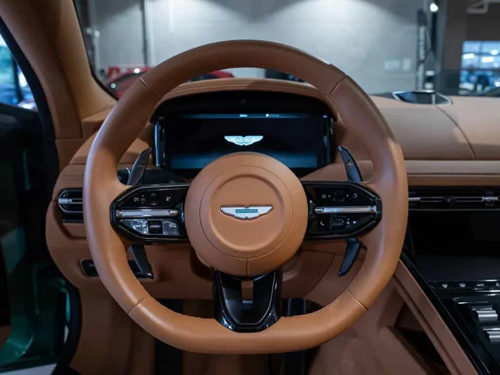 Aston Martin DB12 Volante Aston Martin Hamburg 09/2024-photo-8