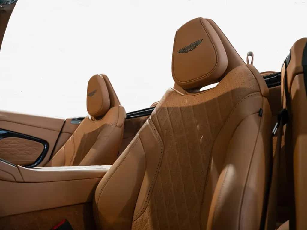 Aston Martin DB12 Volante Aston Martin Hamburg 09/2024-photo-9