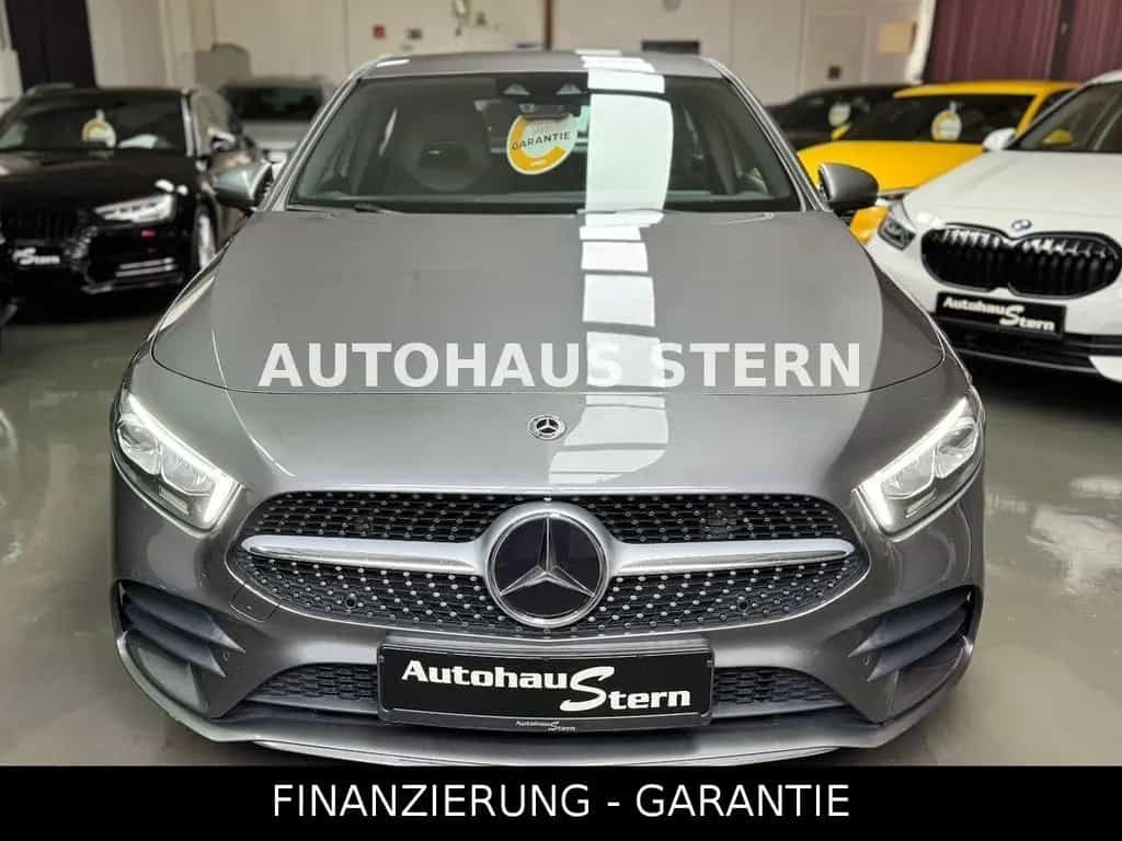 Mercedes-Benz A-Class 200 AMG Line Carplay Kamera LED 8xReifen Spur 11/2018-photo-1