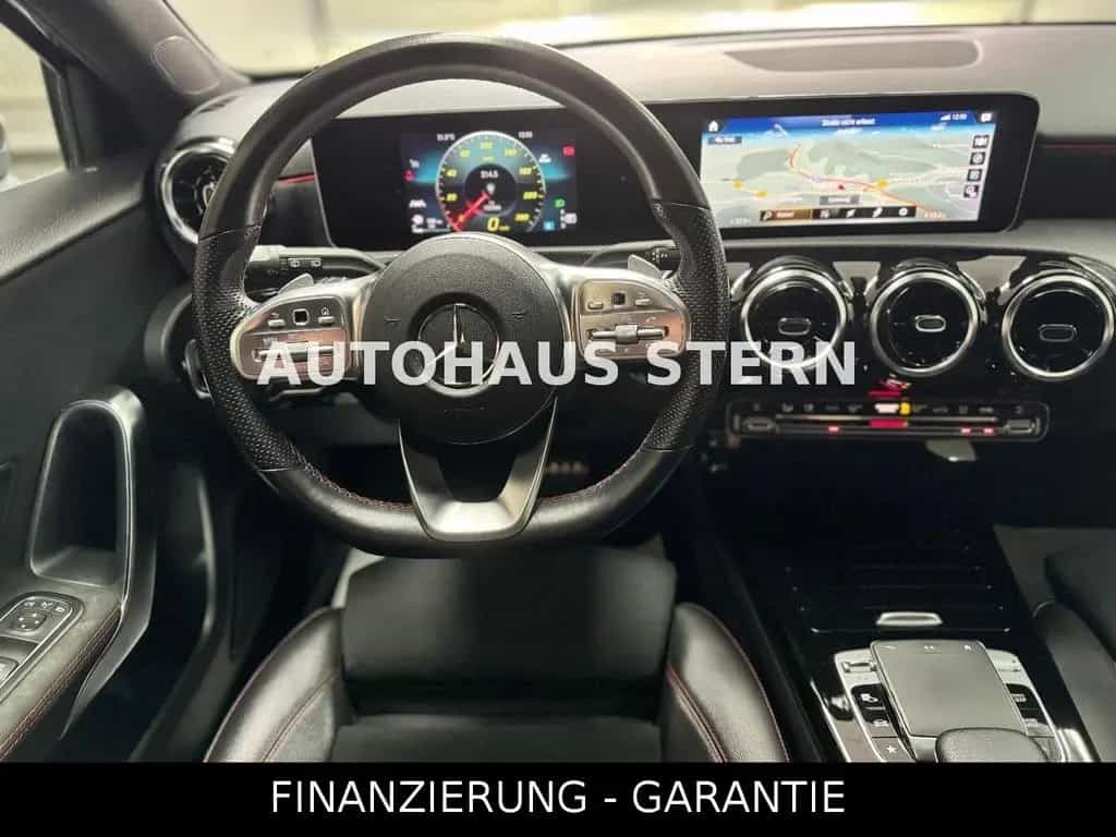 Mercedes-Benz A-Class 200 AMG Line Carplay Kamera LED 8xReifen Spur 11/2018-photo-12