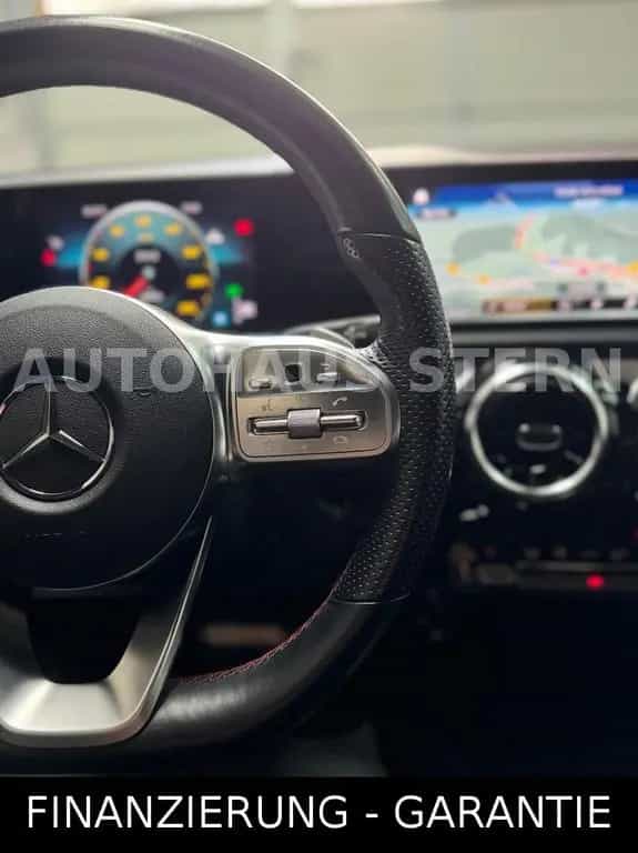 Mercedes-Benz A-Class 200 AMG Line Carplay Kamera LED 8xReifen Spur 11/2018-photo-13