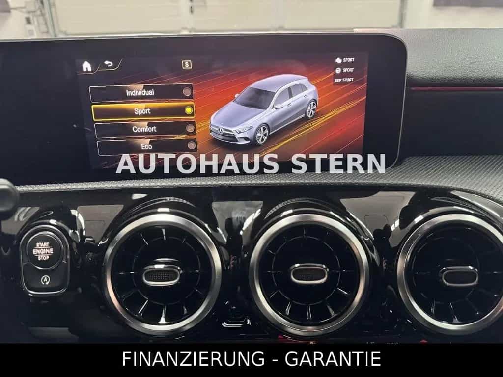 Mercedes-Benz A-Class 200 AMG Line Carplay Kamera LED 8xReifen Spur 11/2018-photo-22