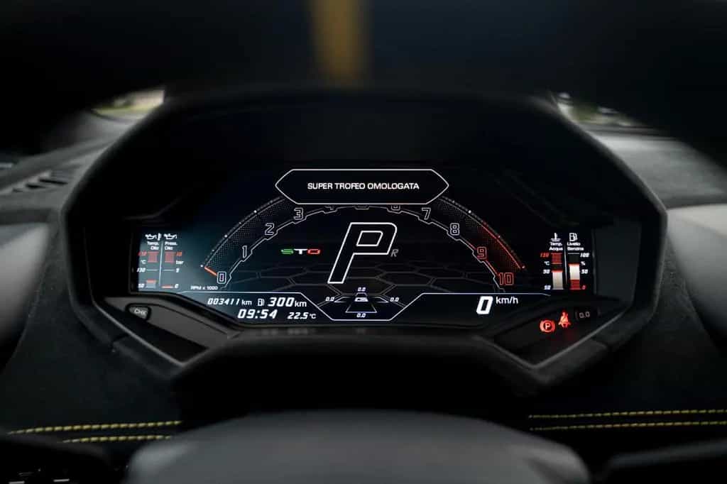 Lamborghini Huracán STO 03/2023-photo-11