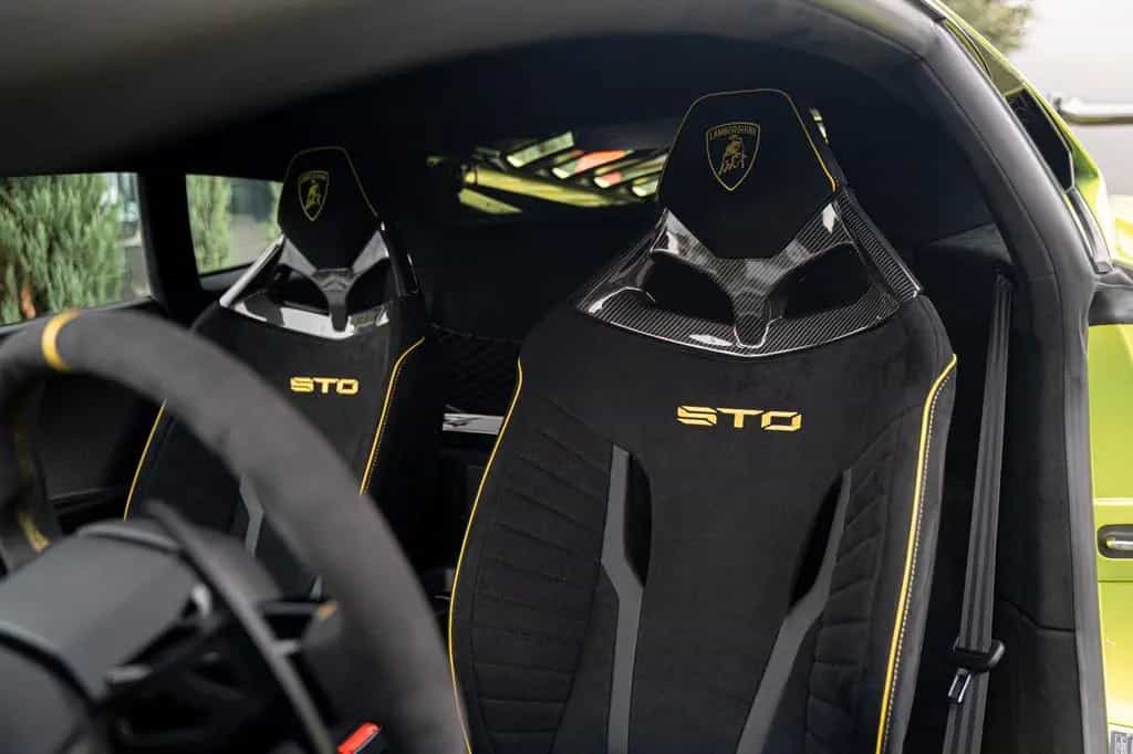 Lamborghini Huracán STO 03/2023-photo-9