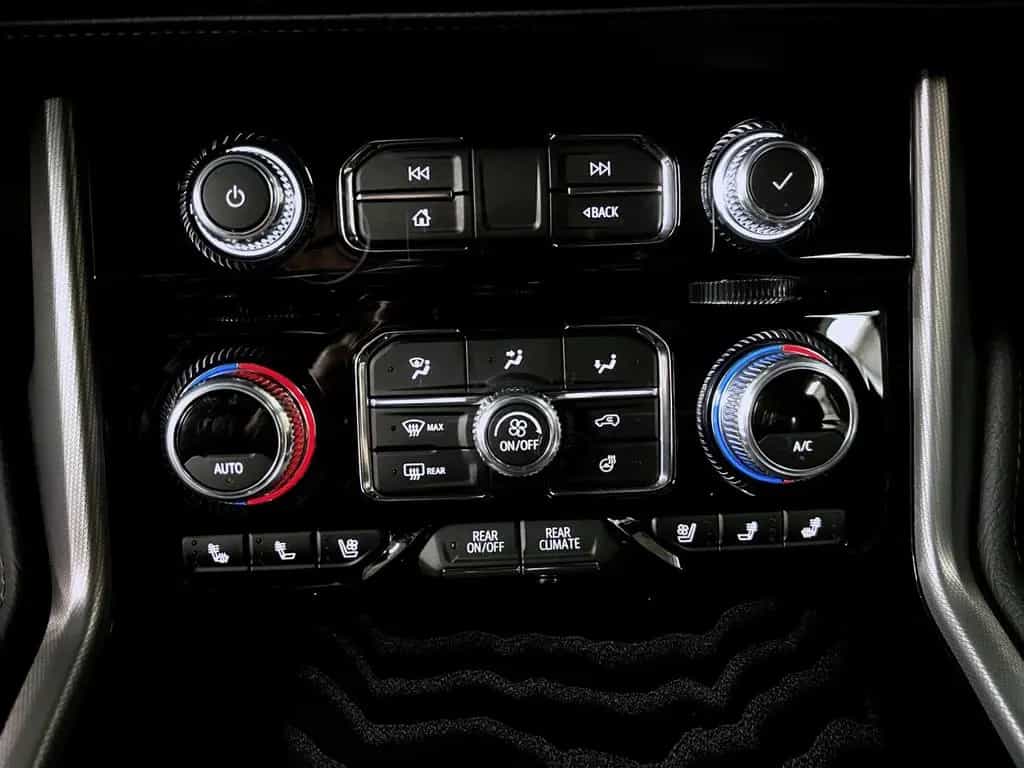 GMC Yukon Denali 6,2L V8 *Sonderfinanzierung* null-photo-13
