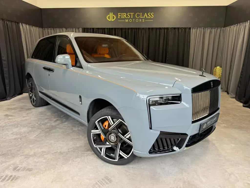 Rolls-Royce Cullinan * Black Badge*MY26 *Footrest* null-photo-0