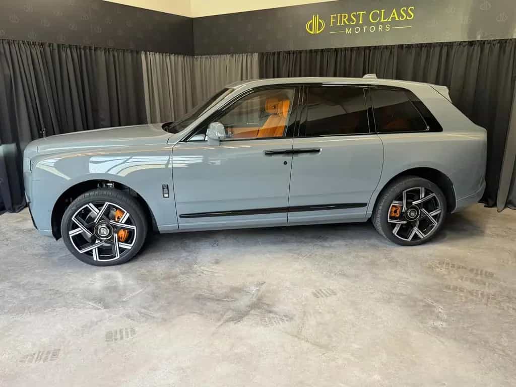 Rolls-Royce Cullinan * Black Badge*MY26 *Footrest* null-photo-10