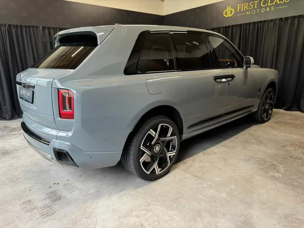 Rolls-Royce Cullinan * Black Badge*MY26 *Footrest* null-photo-11