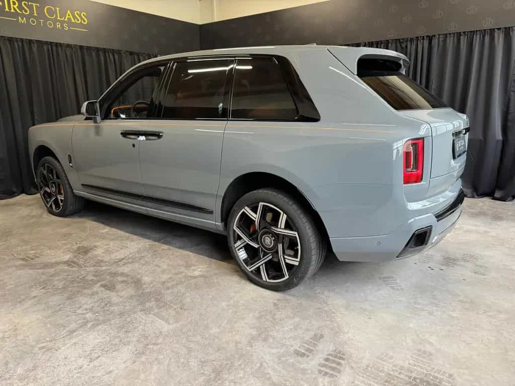 Rolls-Royce Cullinan * Black Badge*MY26 *Footrest* null-photo-13