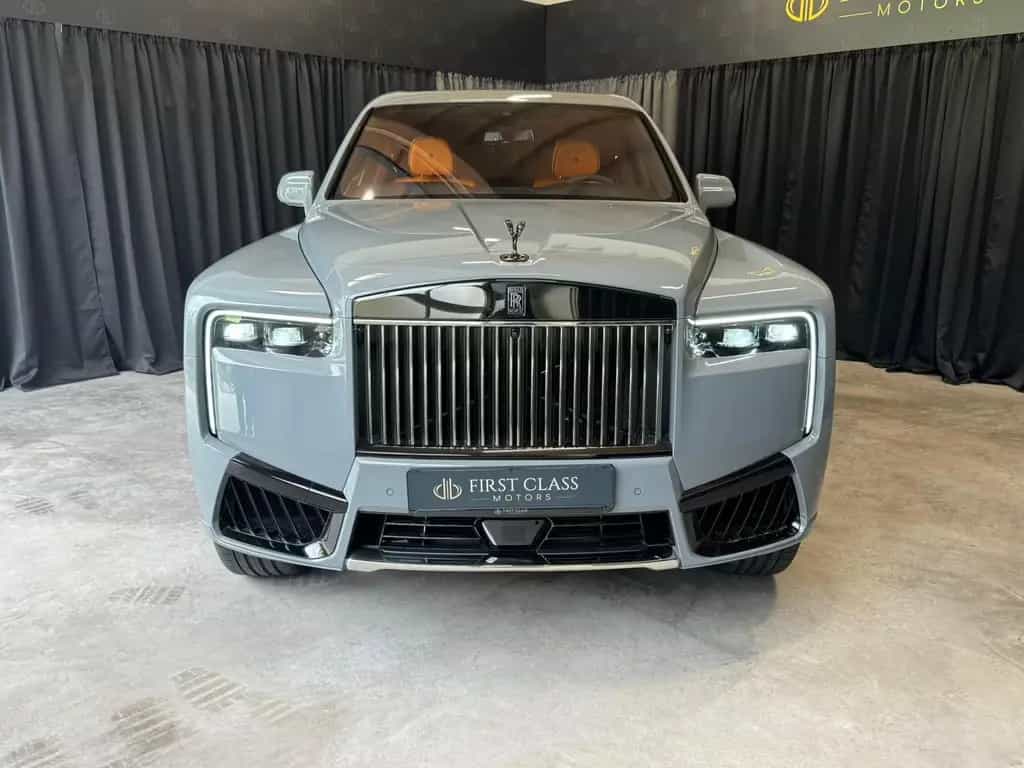 Rolls-Royce Cullinan * Black Badge*MY26 *Footrest* null-photo-2