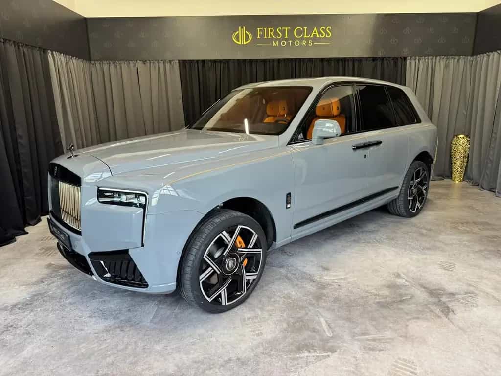 Rolls-Royce Cullinan * Black Badge*MY26 *Footrest* null-photo-3