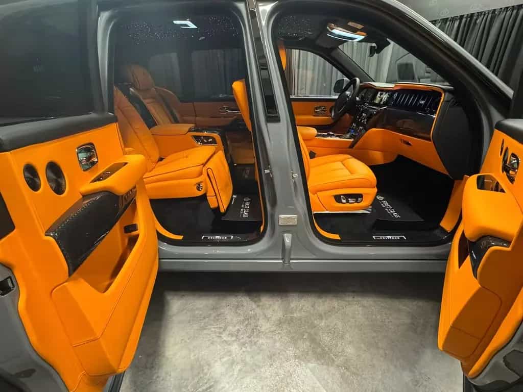 Rolls-Royce Cullinan * Black Badge*MY26 *Footrest* null-photo-6