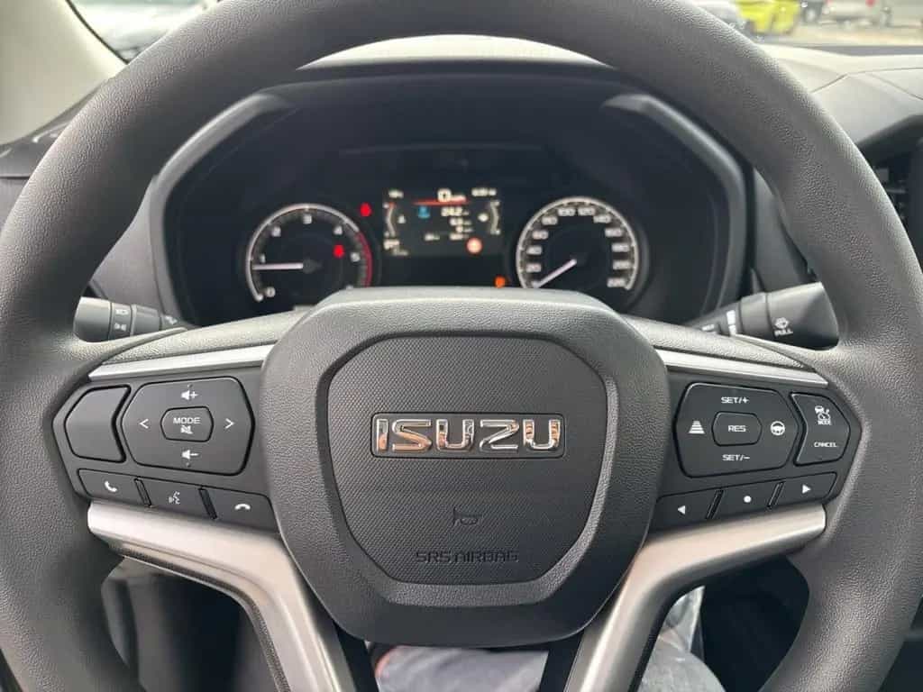 Isuzu D-Max 1.9 D SINGLE CAB L 2WD HR AT MY25 null-photo-12