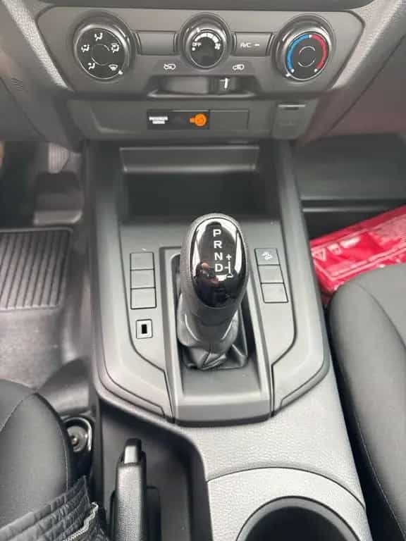 Isuzu D-Max 1.9 D SINGLE CAB L 2WD HR AT MY25 null-photo-17