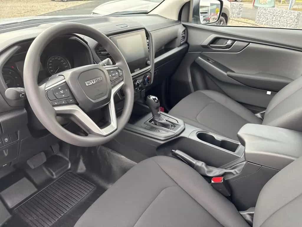 Isuzu D-Max 1.9 D SINGLE CAB L 2WD HR AT MY25 null-photo-9