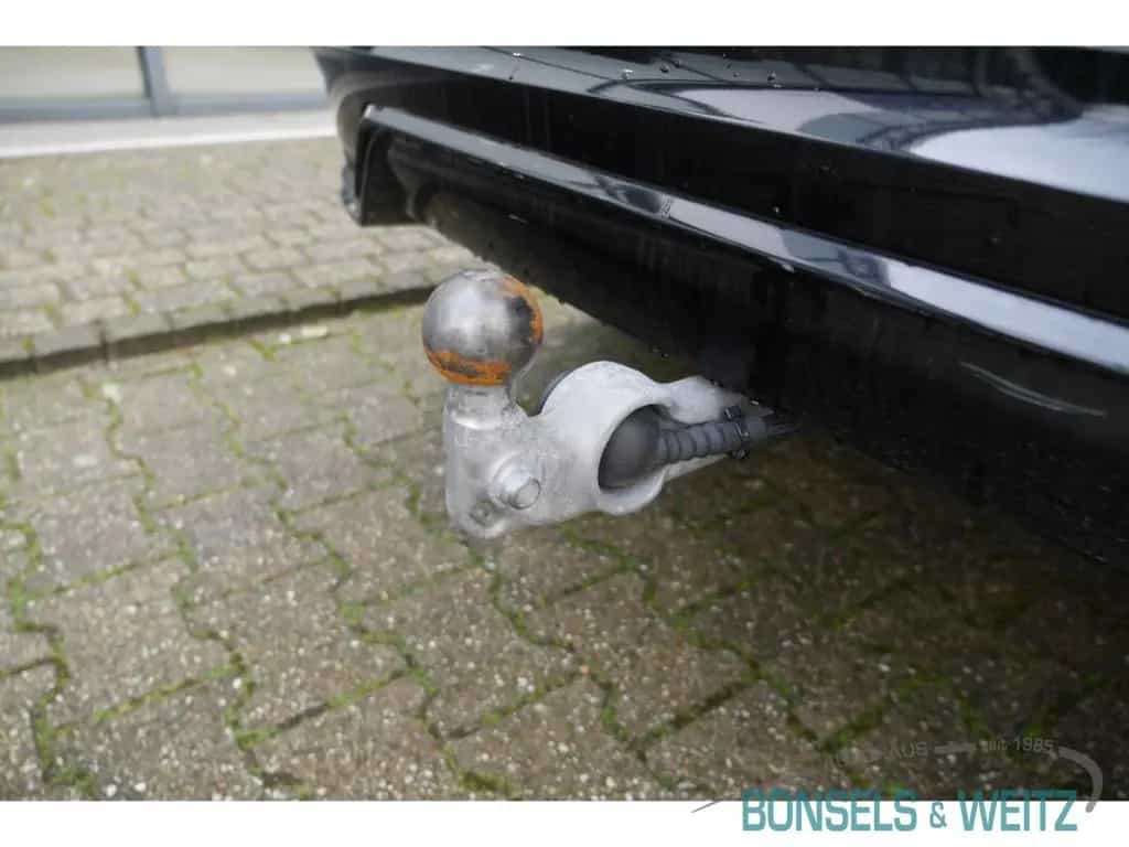 Volvo XC60 Plus Dark 2WD Diesel EU6d B4 AUTOMATIK AHK 12/2022-photo-8