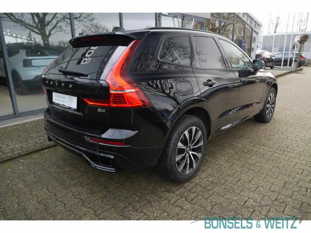 Volvo XC60 Plus Dark 2WD Diesel EU6d B4 AUTOMATIK AHK 12/2022-photo-1