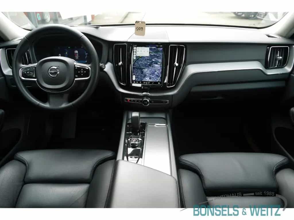 Volvo XC60 Plus Dark 2WD Diesel EU6d B4 AUTOMATIK AHK 12/2022-photo-4