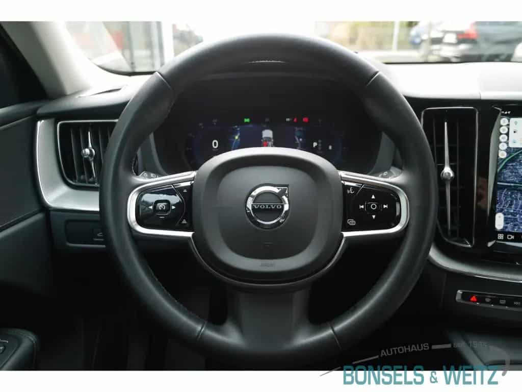 Volvo XC60 Plus Dark 2WD Diesel EU6d B4 AUTOMATIK AHK 12/2022-photo-6