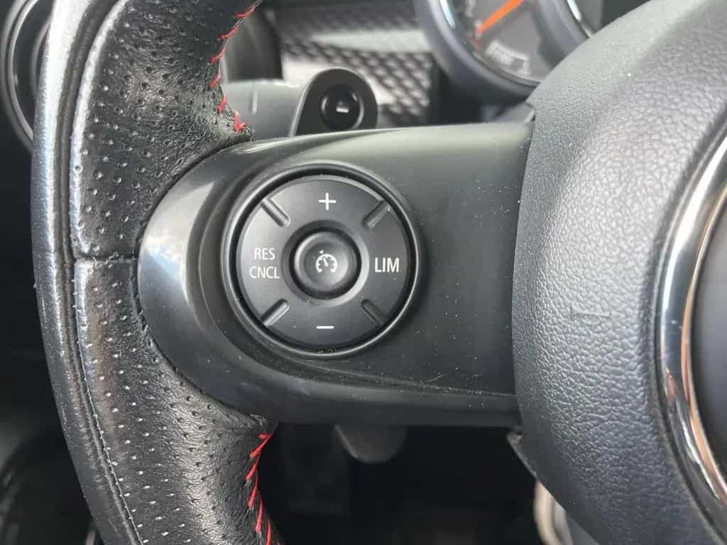 MINI Cooper SD 2.0 Sport-Aut CHILI LED HUD PANO NAVI 03/2017-photo-23