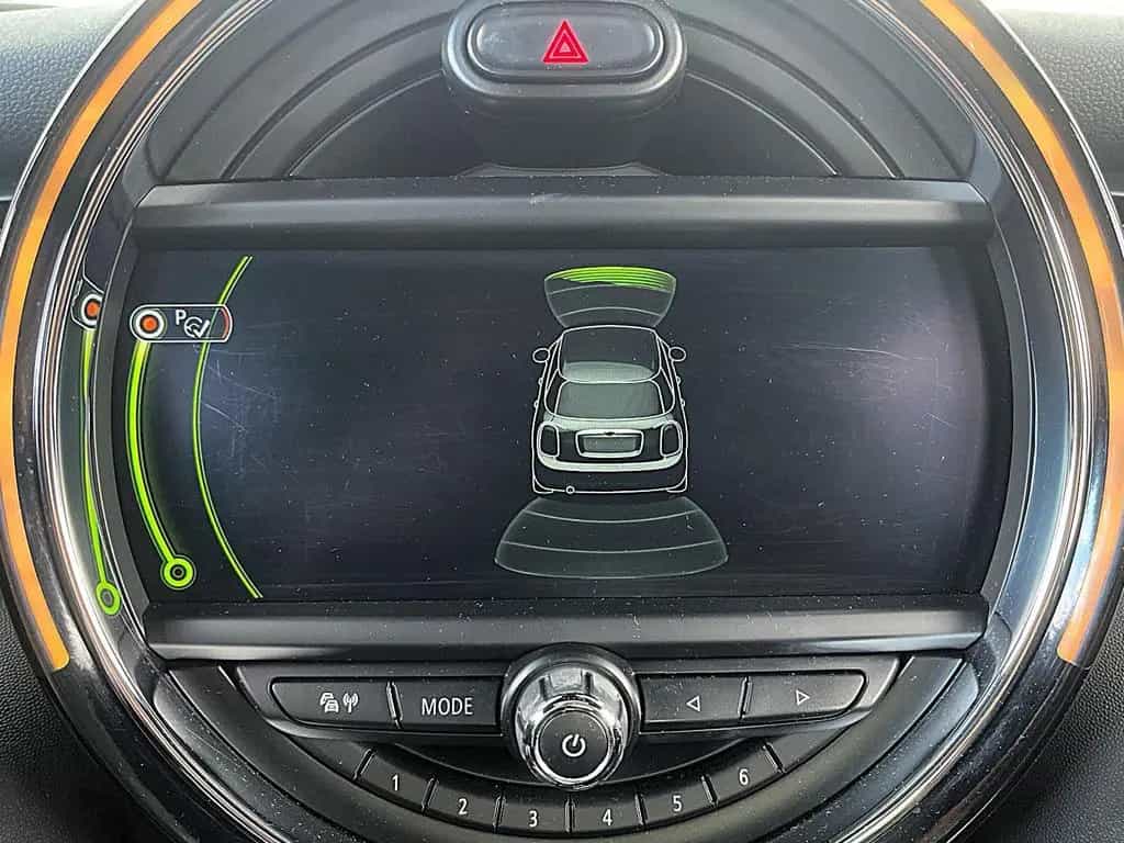 MINI Cooper SD 2.0 Sport-Aut CHILI LED HUD PANO NAVI 03/2017-photo-28