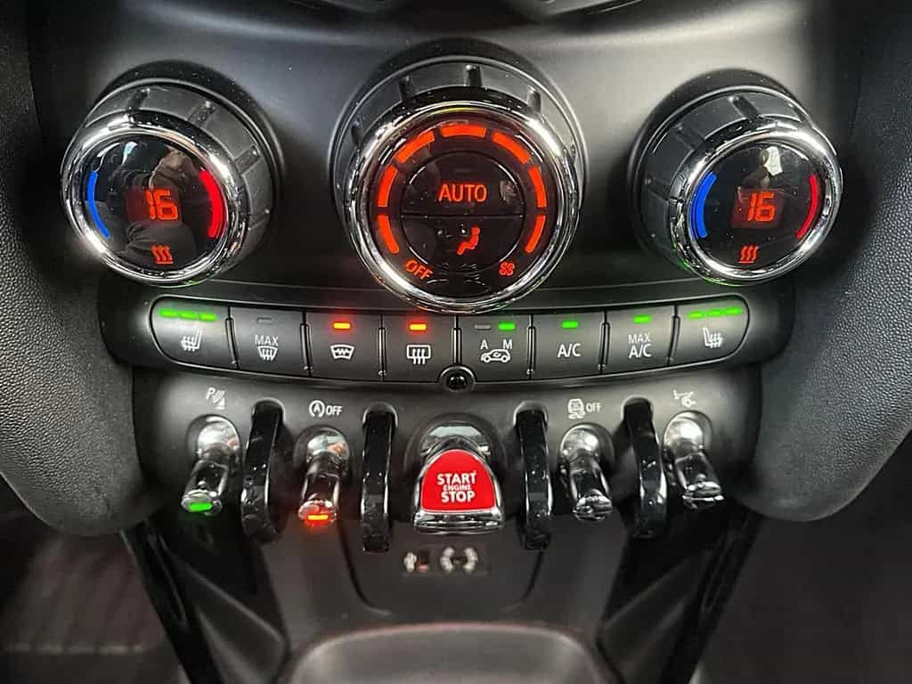 MINI Cooper SD 2.0 Sport-Aut CHILI LED HUD PANO NAVI 03/2017-photo-29