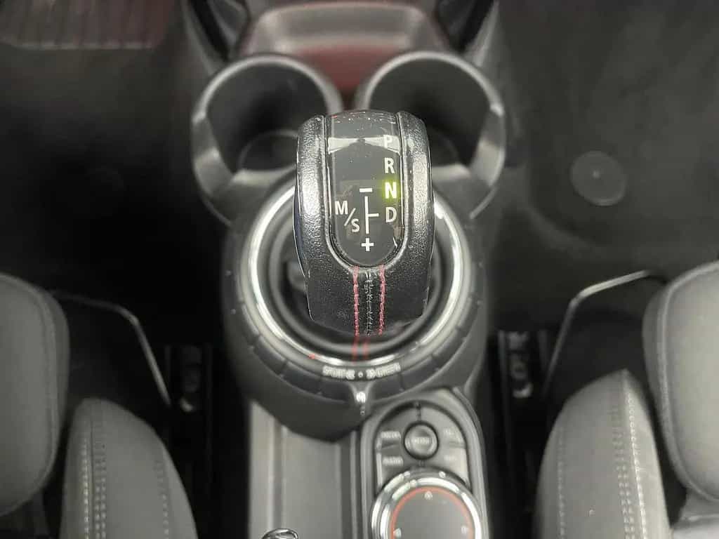 MINI Cooper SD 2.0 Sport-Aut CHILI LED HUD PANO NAVI 03/2017-photo-32