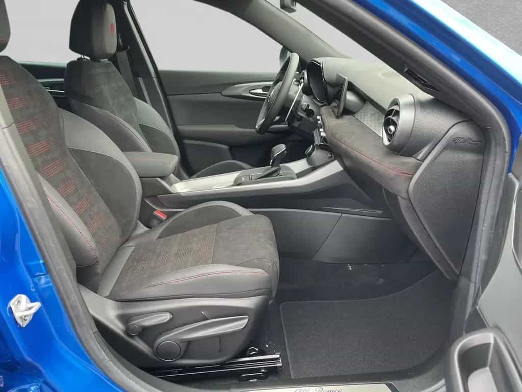 Alfa Romeo Tonale Veloce Assistenz-Paket Alcantara Bezüge 12/2023-photo-2