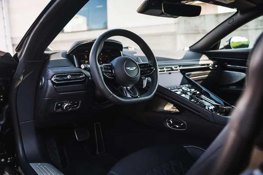 Aston Martin DB12 Bowers   Wilkins / V8 / Sport Seats / VAT 04/2025-photo-12