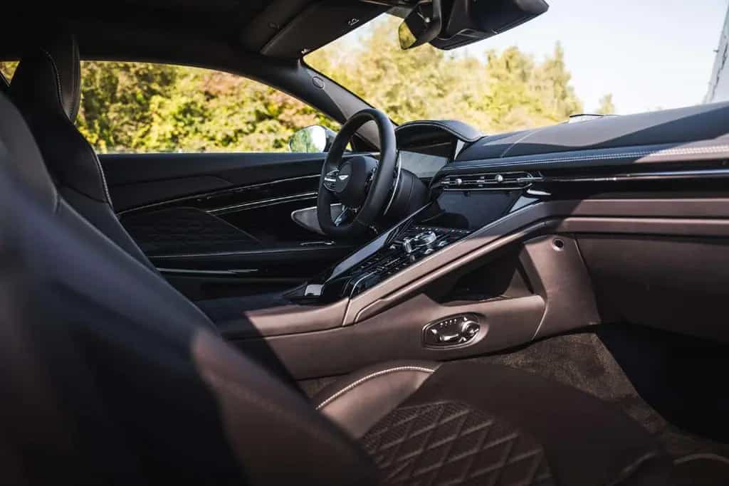Aston Martin DB12 Bowers   Wilkins / V8 / Sport Seats / VAT 04/2025-photo-22