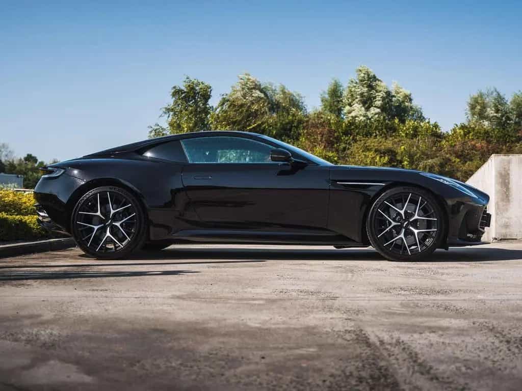 Aston Martin DB12 Bowers   Wilkins / V8 / Sport Seats / VAT 04/2025-photo-7