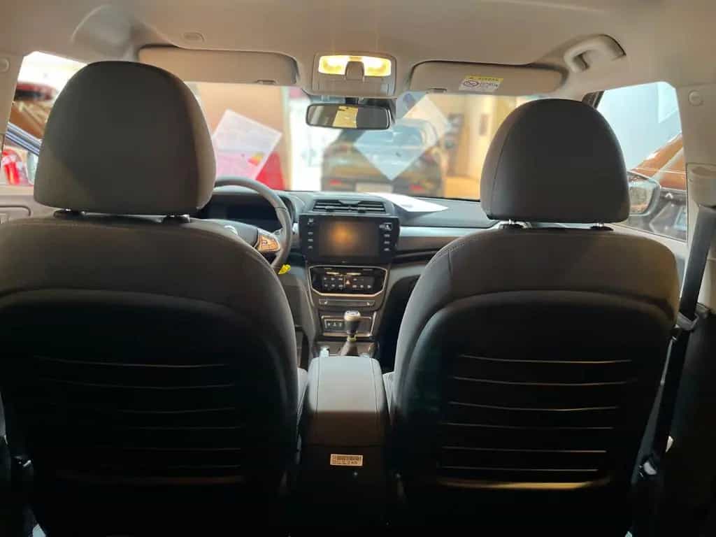 KGM Tivoli Essential 6/MT AWD 4x4 null-photo-30