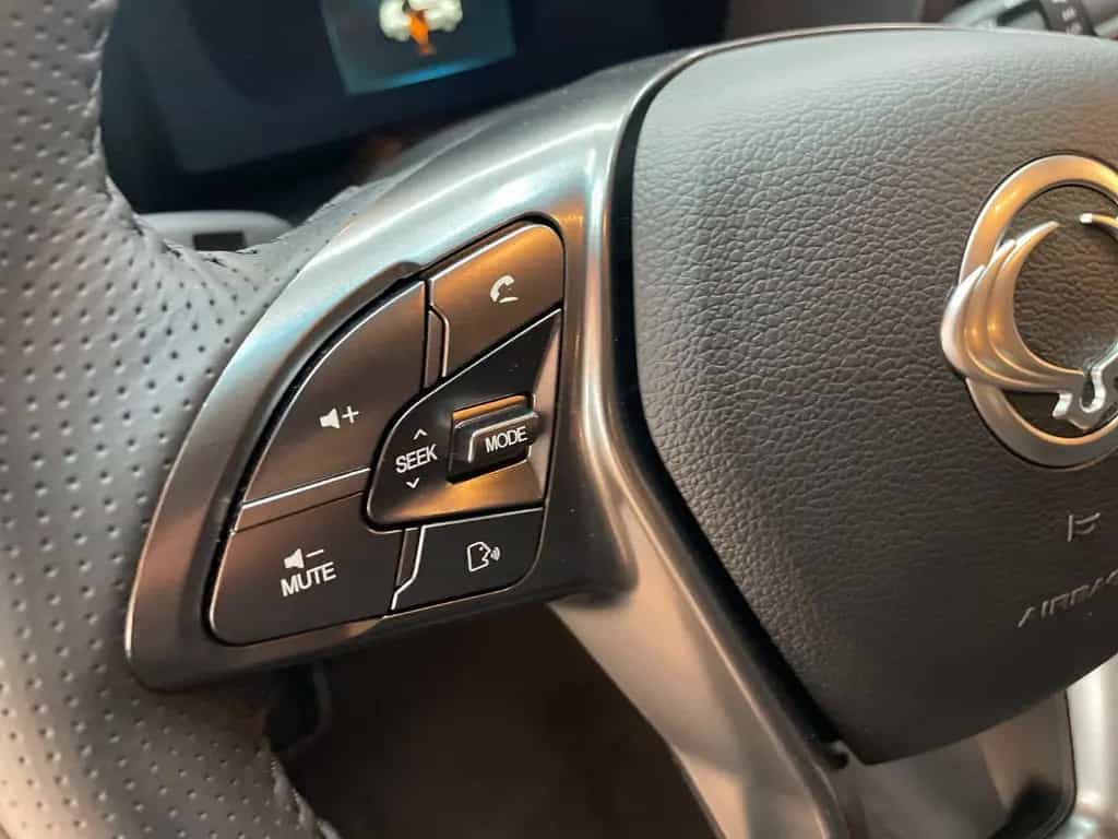 KGM Tivoli Essential 6/MT AWD 4x4 null-photo-34