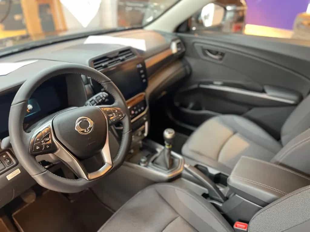 KGM Tivoli Essential 6/MT AWD 4x4 null-photo-37