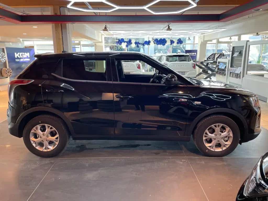 KGM Tivoli Essential 6/MT AWD 4x4 null-photo-17