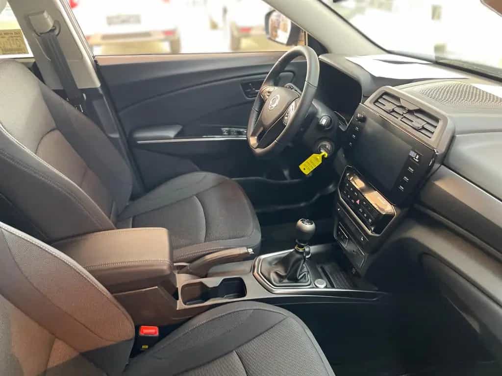 KGM Tivoli Essential 6/MT AWD 4x4 null-photo-18