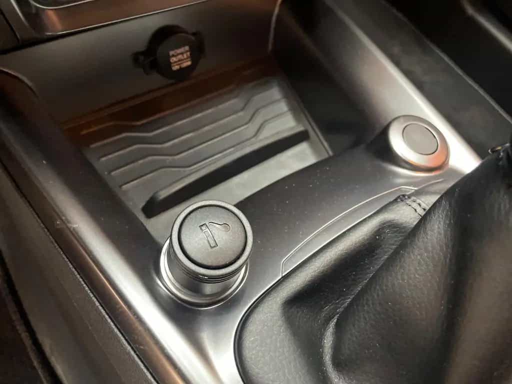 KGM Tivoli Essential 6/MT AWD 4x4 null-photo-31