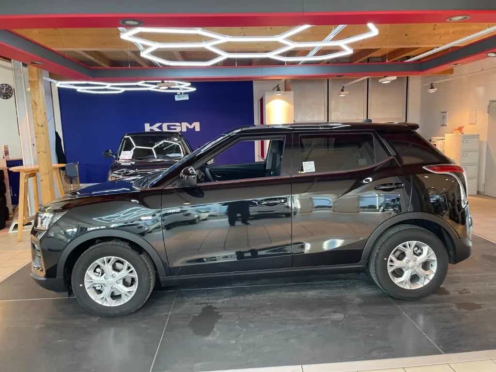 KGM Tivoli Essential 6/MT AWD 4x4 null-photo-4