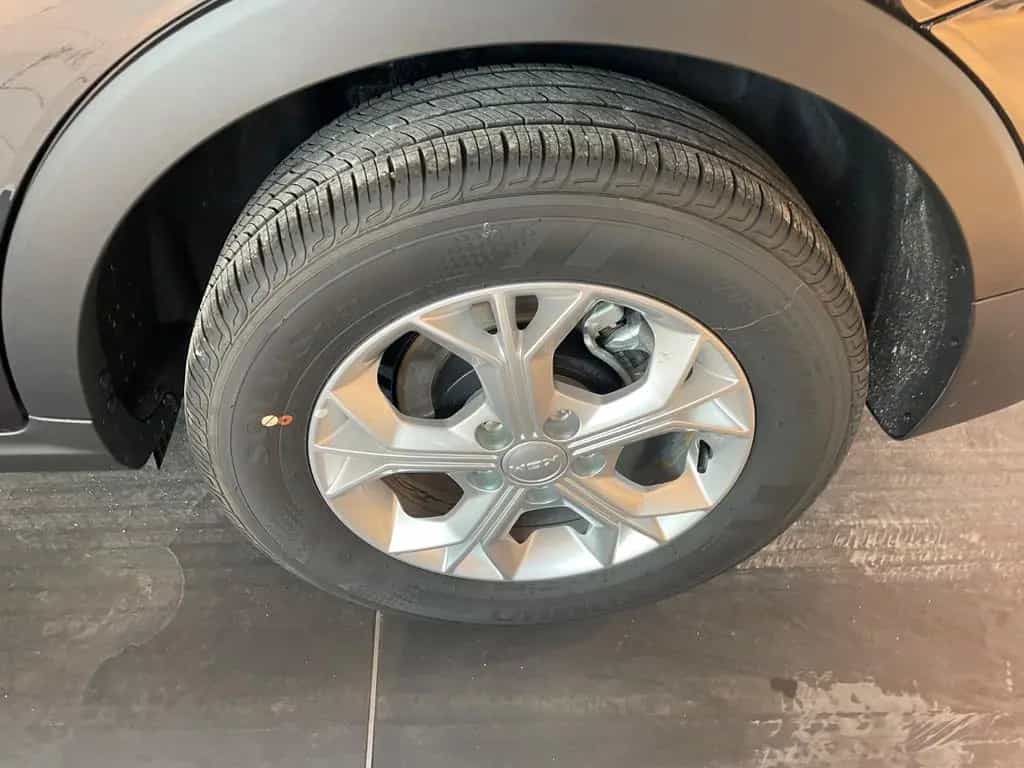 KGM Tivoli Essential 6/MT AWD 4x4 null-photo-48