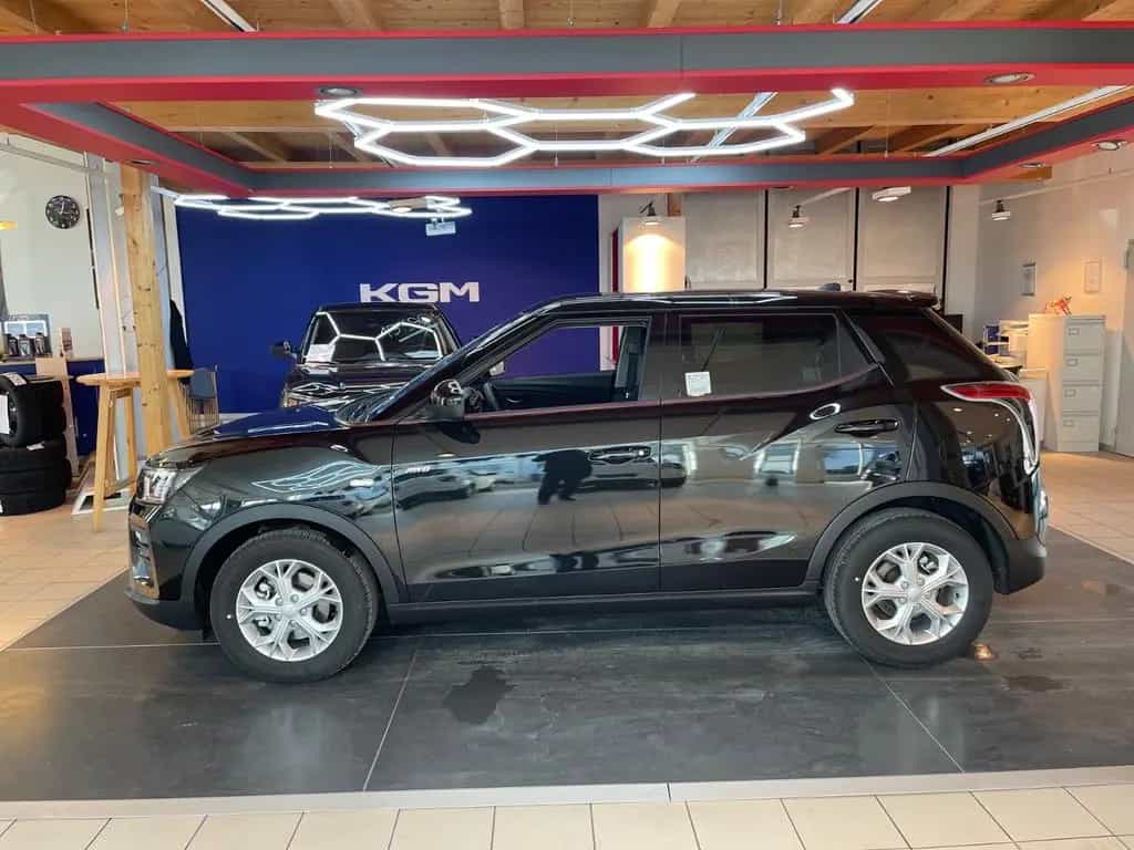 KGM Tivoli Essential 6/MT AWD 4x4 null-photo-5