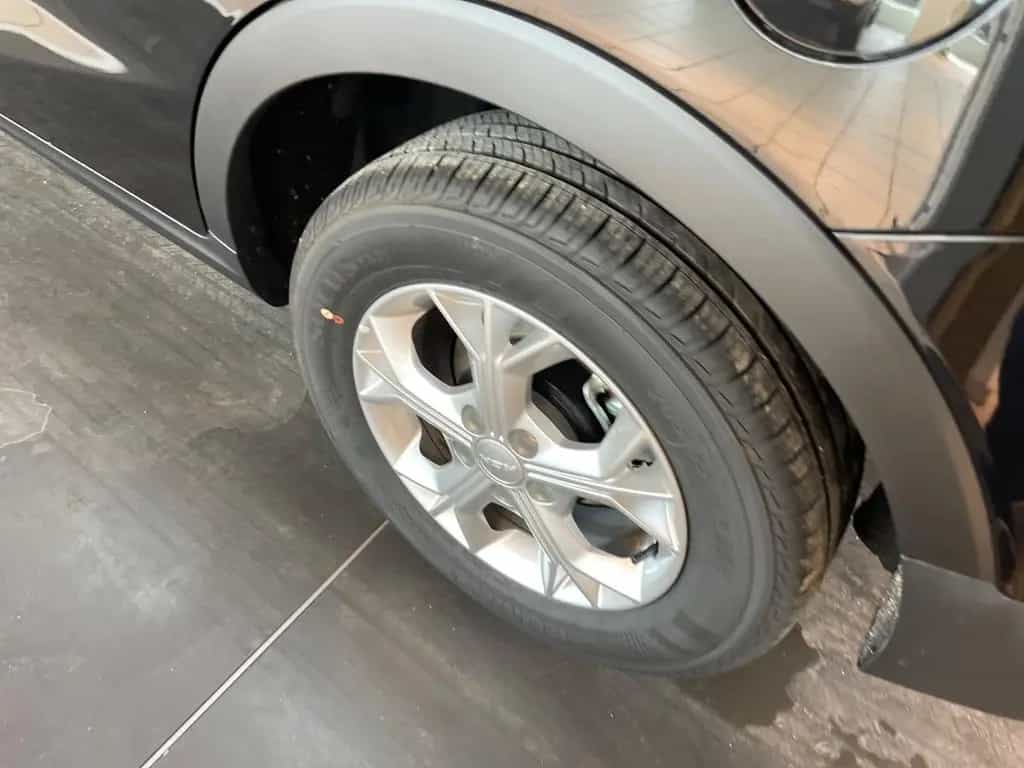 KGM Tivoli Essential 6/MT AWD 4x4 null-photo-8