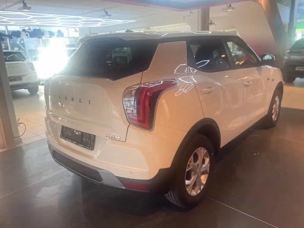KGM Tivoli Essential 6/MT AWD 4x4 null-photo-11