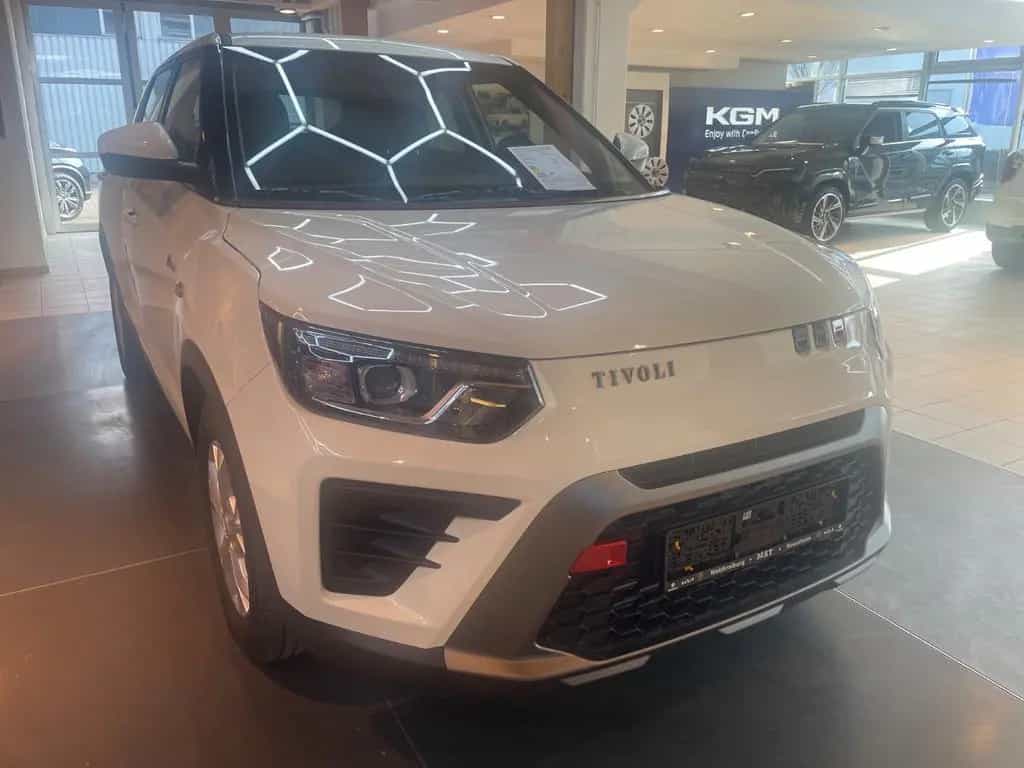 KGM Tivoli Essential 6/MT AWD 4x4 null-photo-13