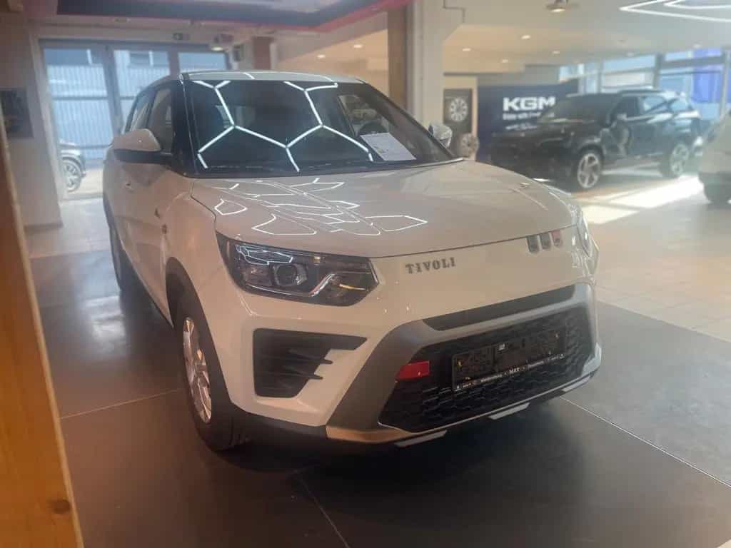 KGM Tivoli Essential 6/MT AWD 4x4 null-photo-16